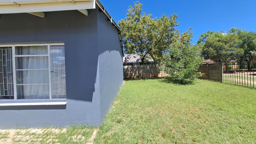 8 Bedroom Property for Sale in Brandwag Free State